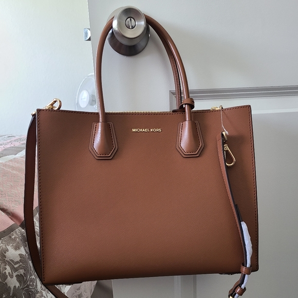 Michael Kors Mercer Tote - Picture 3 of 8
